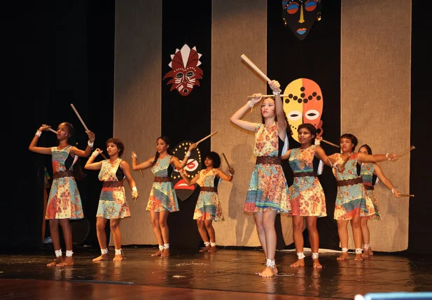 Peça teatral em homenagem às mulheres