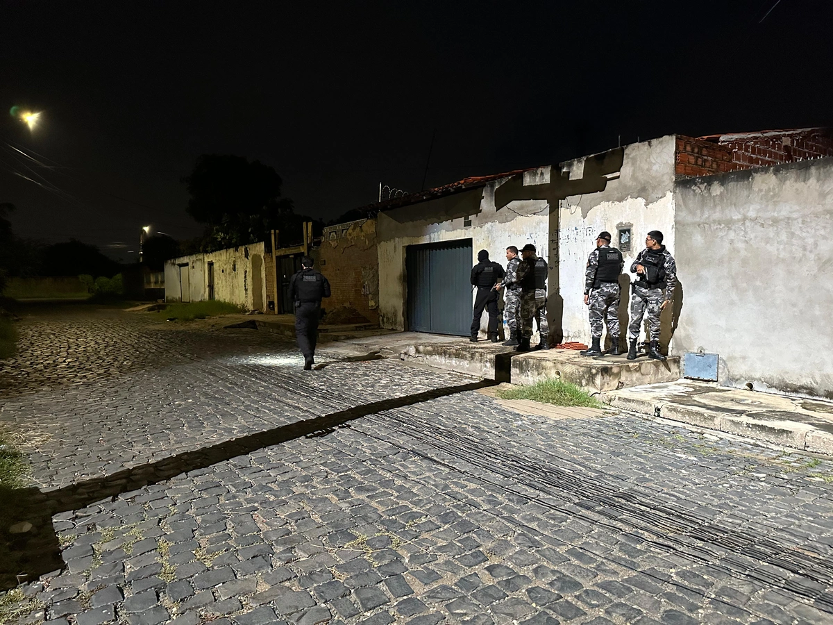 Policiais do DRACO e PM na Operação DRACO 100