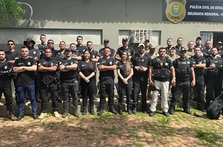 Policiais durante "Operação Laguna"