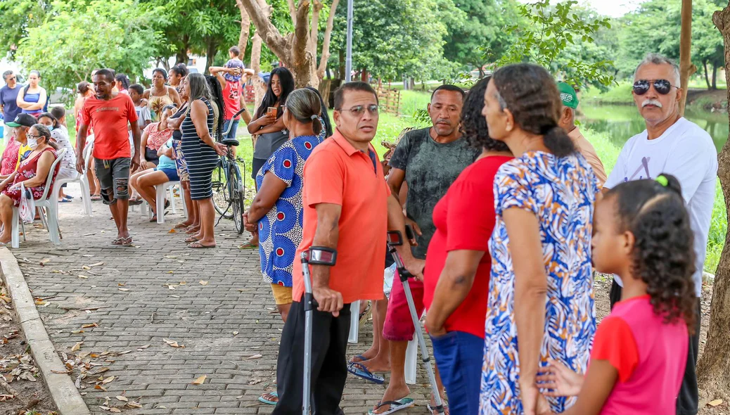 Populares acompanharam a visita do prefeito de Teresina, Dr. Pessoa