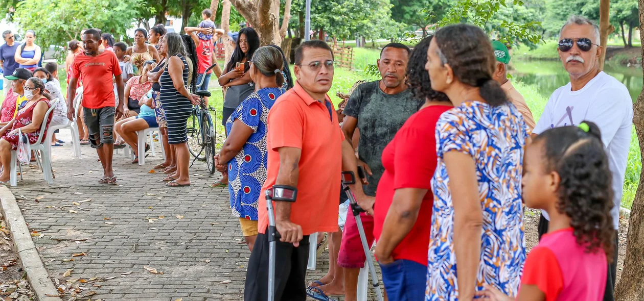 Populares acompanharam a visita do prefeito de Teresina, Dr. Pessoa