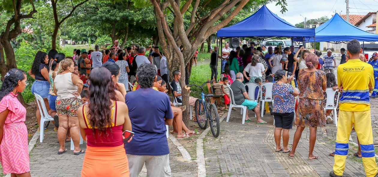 Populares da região reunidos