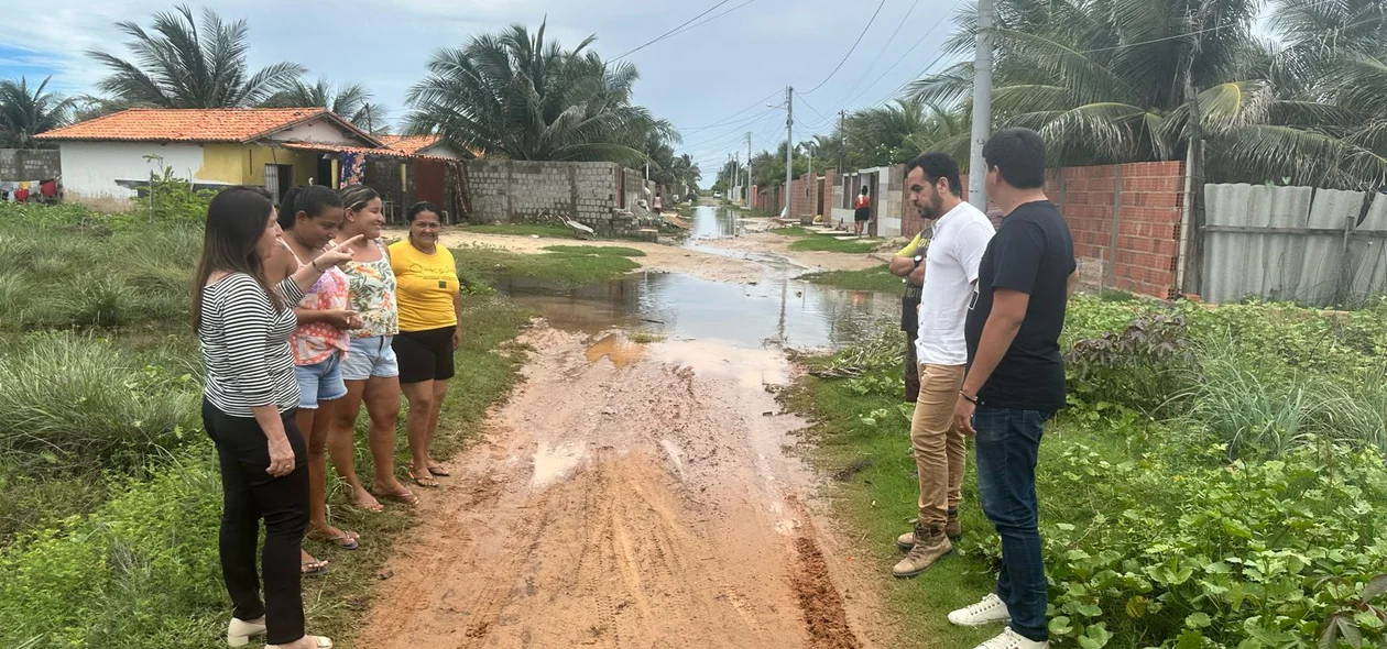 Prefeita e a equipe da Defesa Civil revisaram os danos causados pelas chuvas