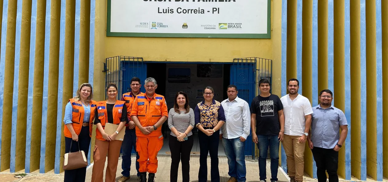 Prefeita Maninha Fontenele se reúne com equipe da Defesa Civil do Estado para tratar das consequências das fortes chuvas em Luís Correia