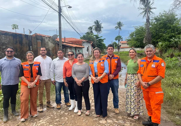 Prefeita Maninha Fontenele se reuniu com representantes da Defesa Civil do Estado