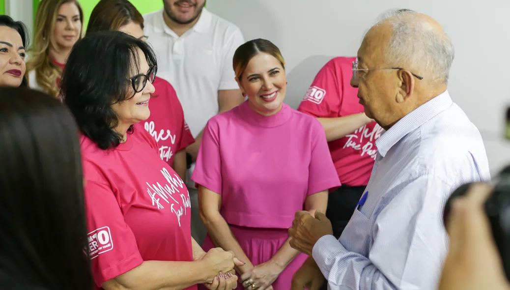 Prefeito Dr. Pessoa  ao lado da senadora Damares Alves