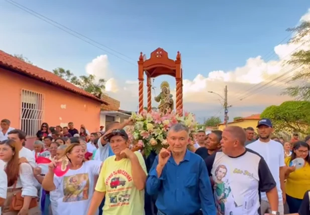 Procissão marca o encerramento do festejo de São José em Altos