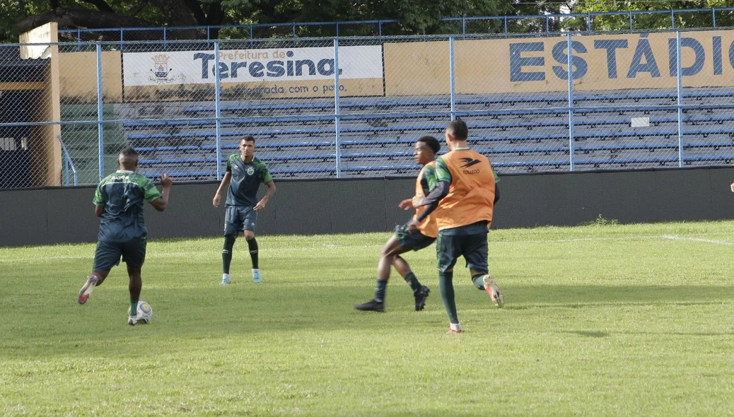 Rachão dos jogadores do Altos para jogo contra o Sport