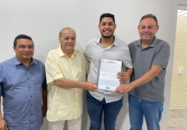 Samuel Alencar se filia ao União Brasil