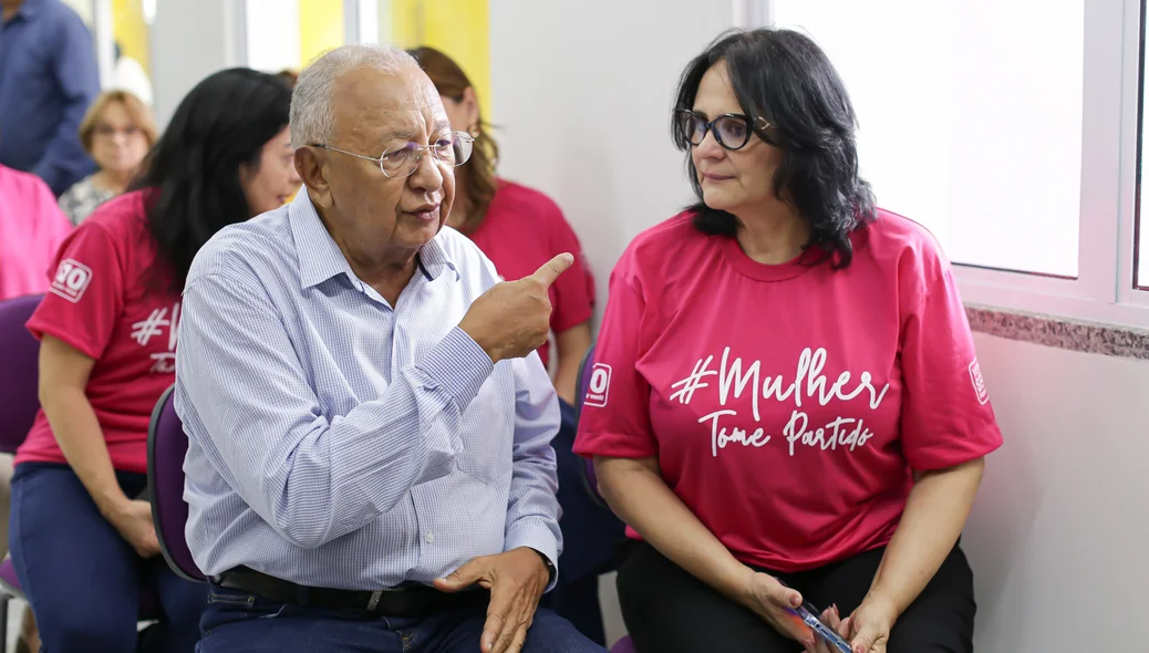 Senadora ao lado do prefeito de Teresina