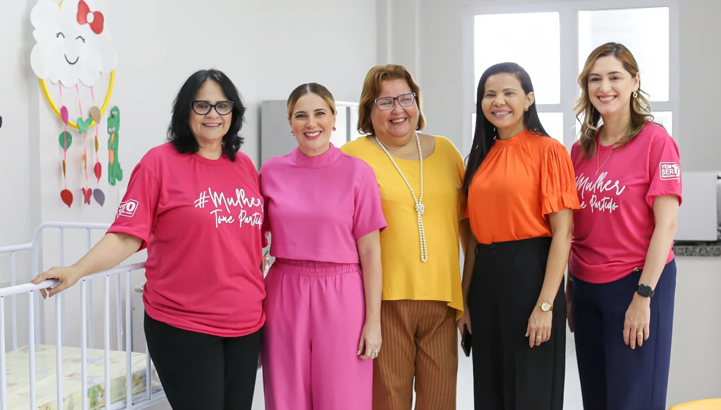 Senadora na Casa da Mulher Brasileira em Teresina
