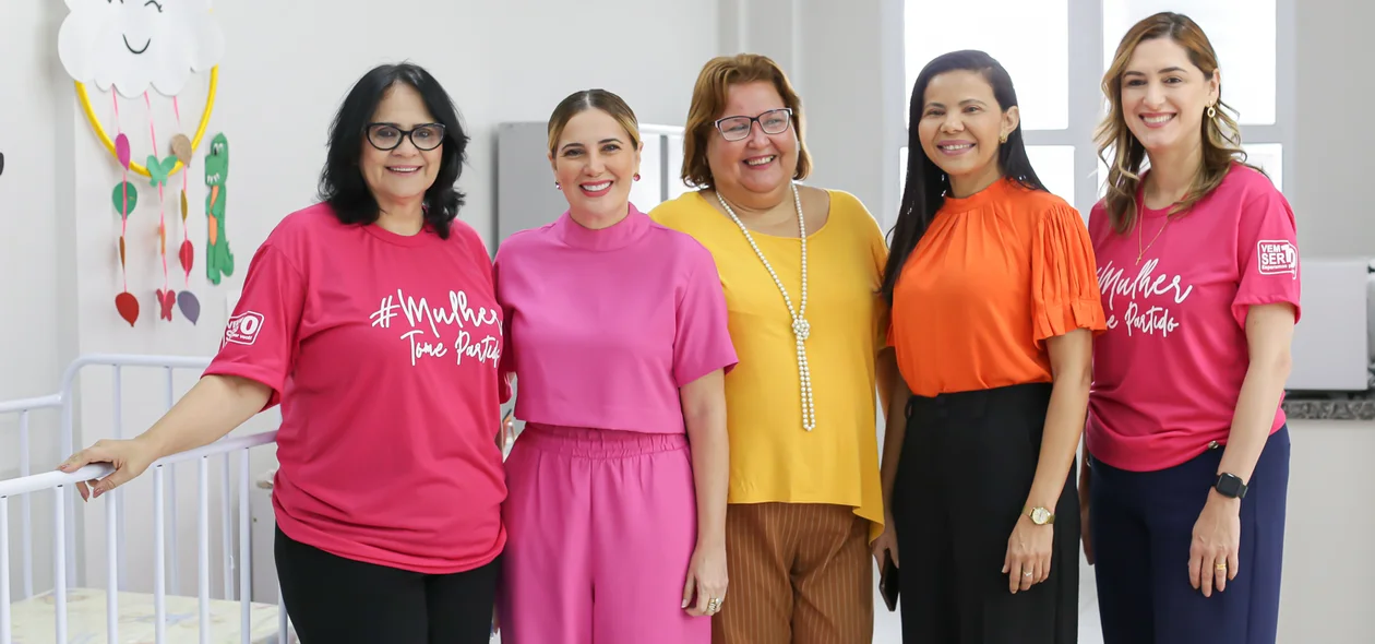 Senadora na Casa da Mulher Brasileira em Teresina