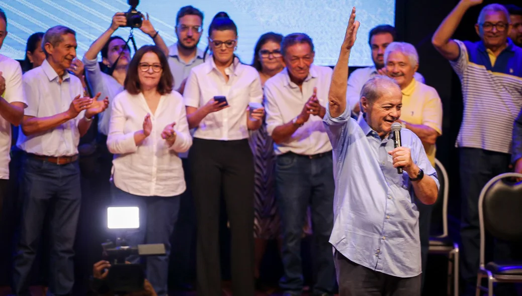 Silvio Mendes durante seu discurso