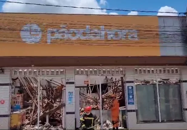 Teto da panificadora Pão da Hora desaba em Timon