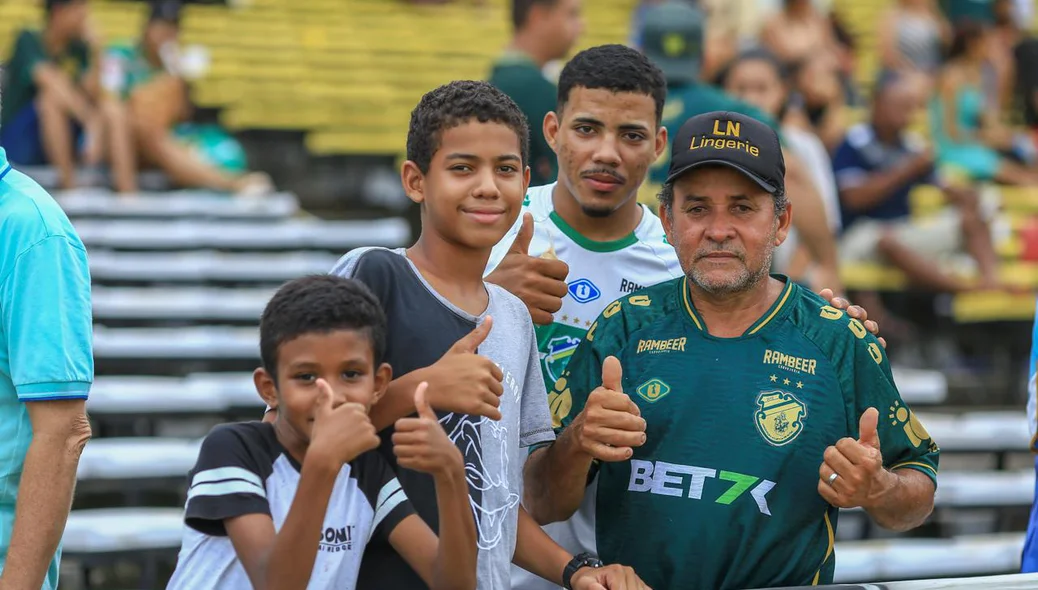 Torcedores do Altos