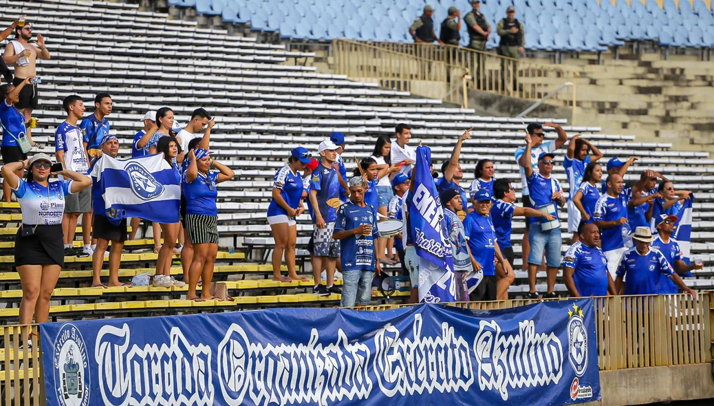 Torcida do Parnahyba presente no Albertãol