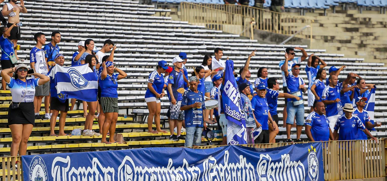 Torcida do Parnahyba presente no Albertãol