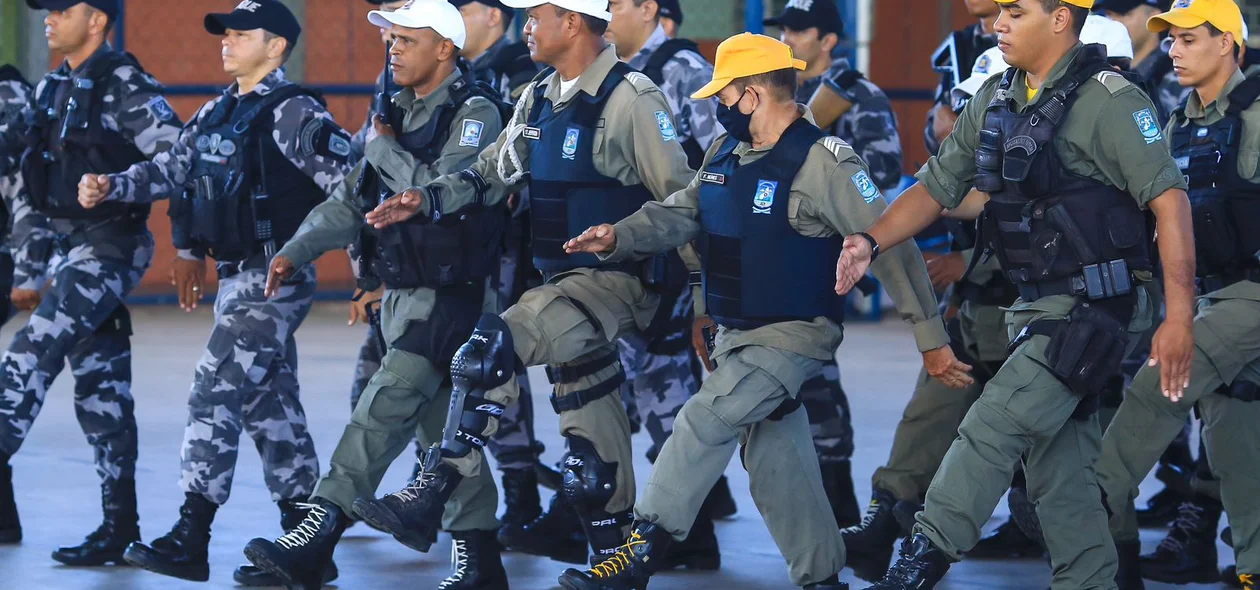 Tropa em partida para operação