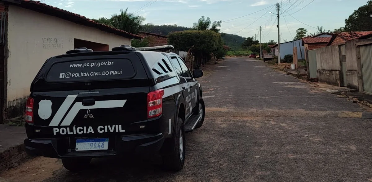 Viatura da Polícia Civil