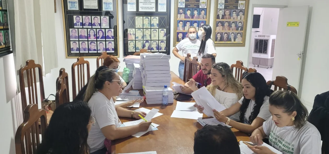 A conferência ocorre no Plenário da Câmara Municipal
