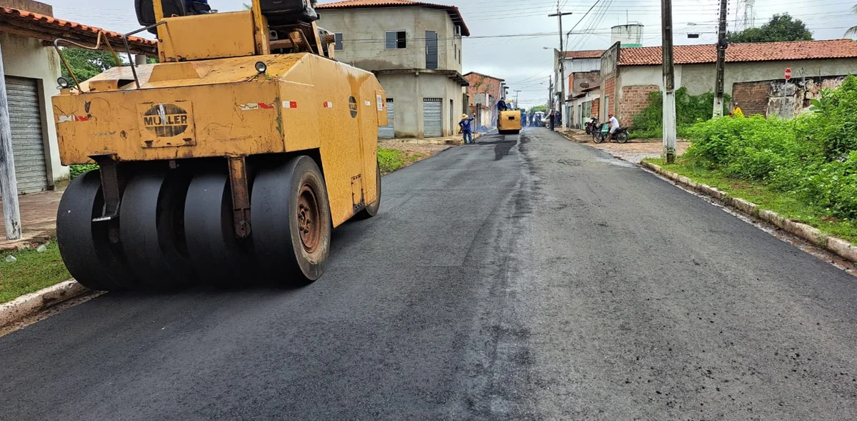 A pavimentação foi iniciada na terça-feira, (02)