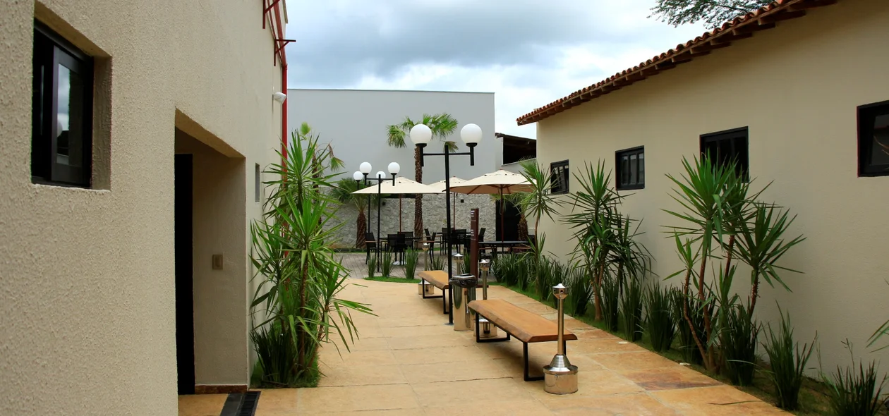 Acesso para área de lazer do Hotel Serra da Capivara