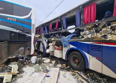 Acidente com ônibus que saiu do Piauí deixa 14 feridos