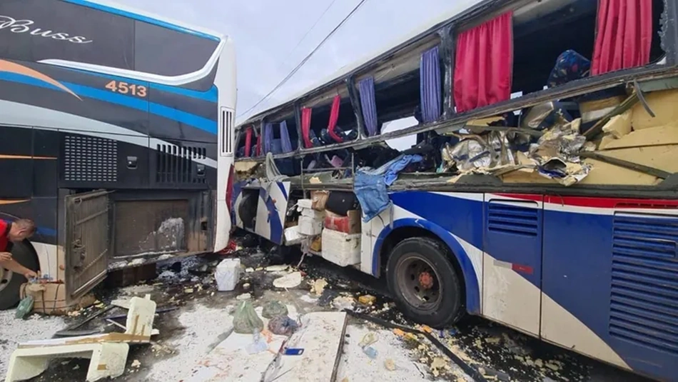 Acidente com ônibus que saiu do Piauí deixa 14 feridos