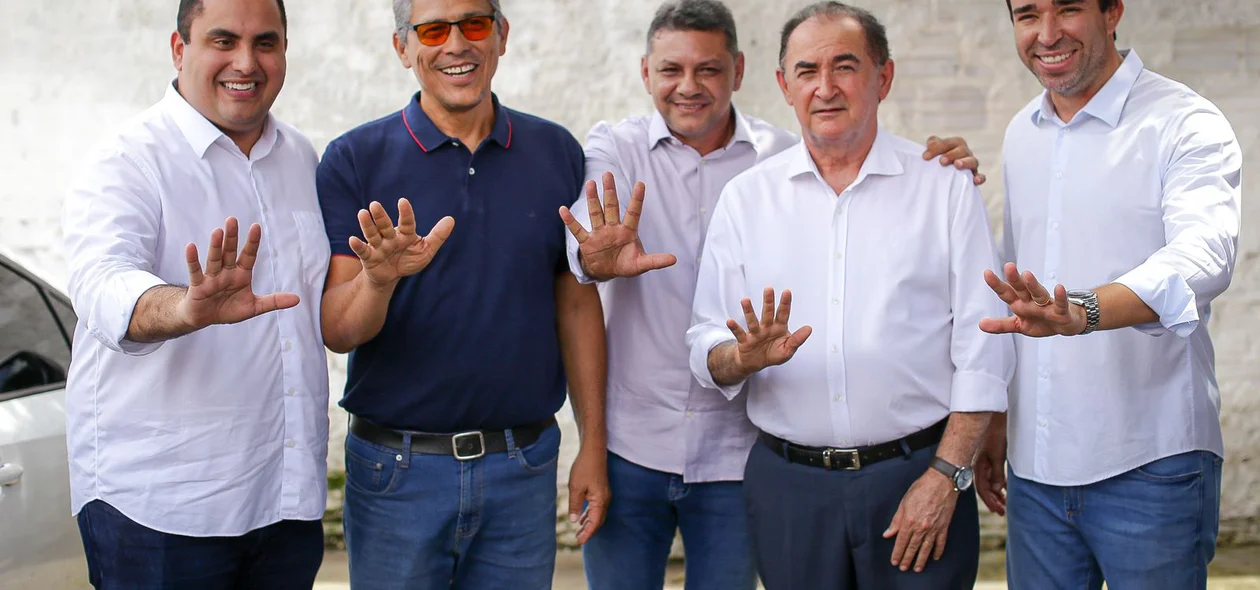 Aliados do prefeito Antônio Reis marcaram presença no ato de filiação