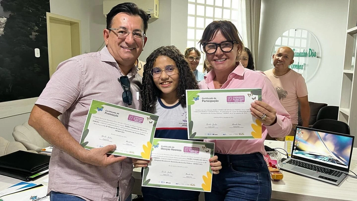 Aluna de escala municipal de Esperantina recebe medalha na OBMEP