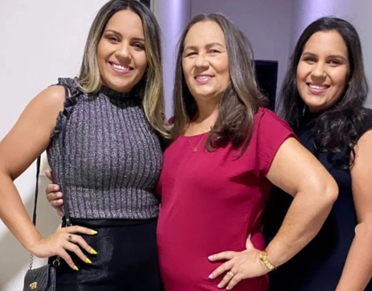 An Delcides com as filhas