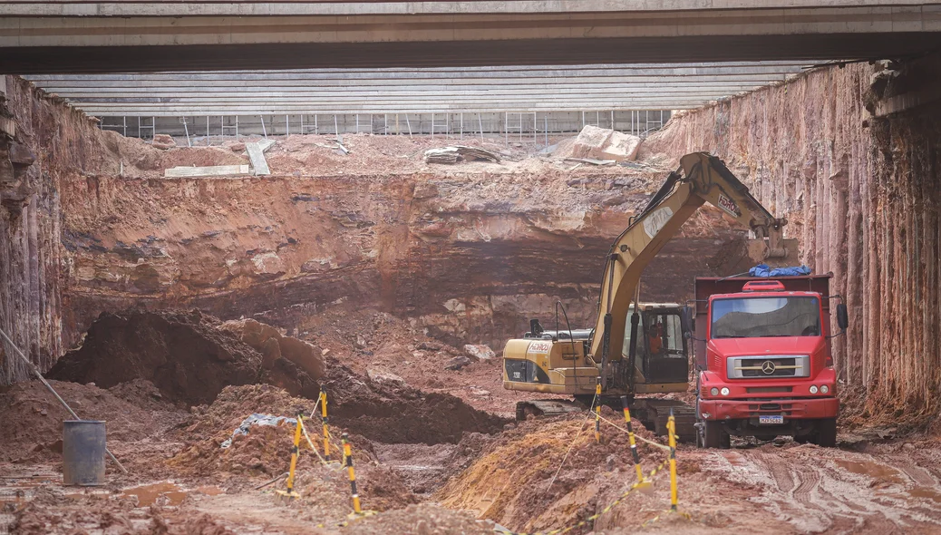 Andamento das obras do rebaixamento da Avenida João XXIII