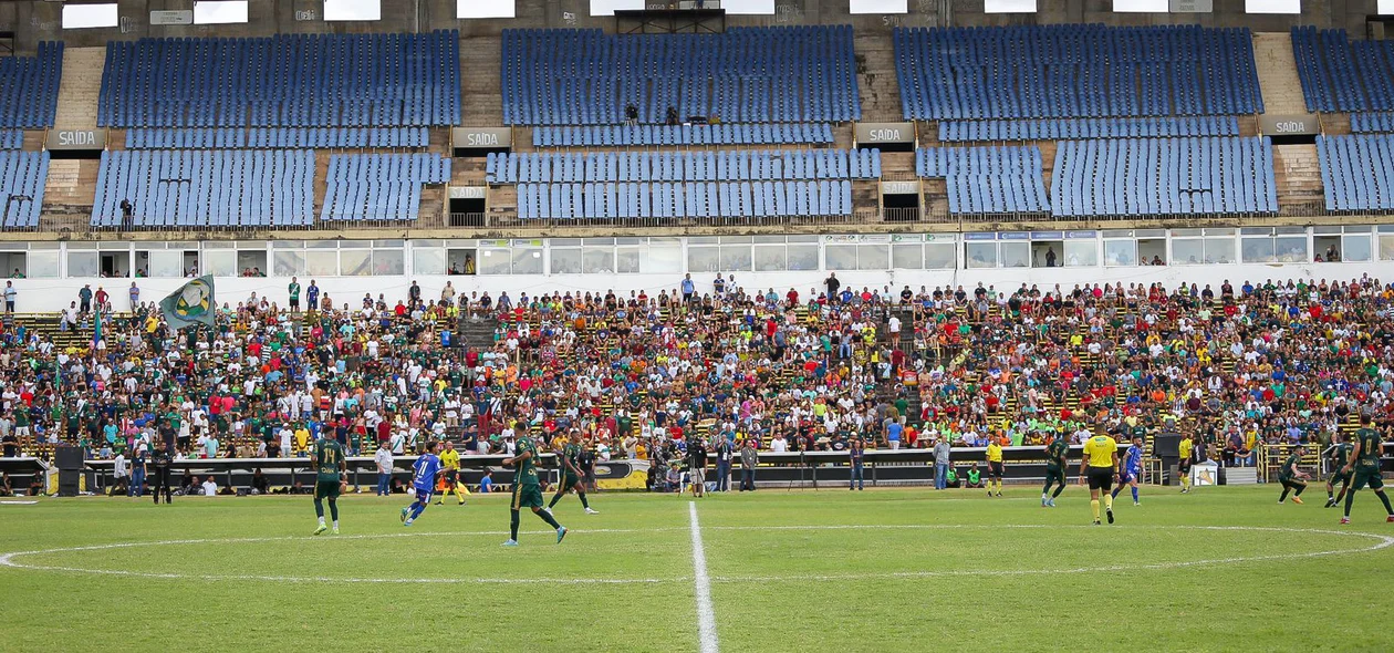 Arquibancada lotada no Albertão para a final do Piauiense 2024