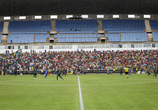 Arquibancada lotada no Albertão para a final do Piauiense 2024