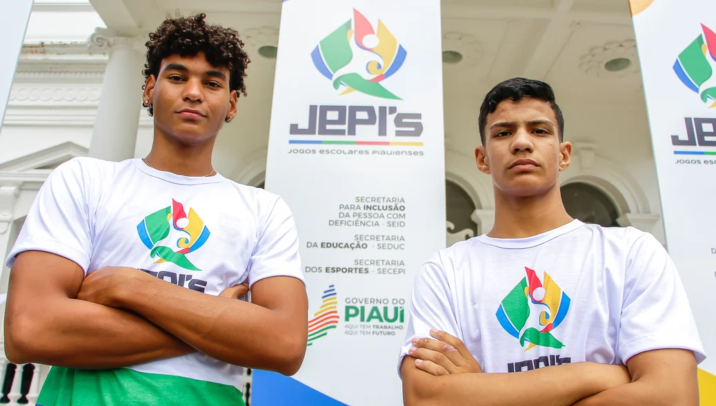 Atletas no lançamento do Jepis