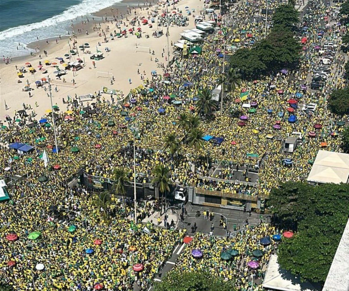 Jair Bolsonaro realiza ato com milhares de apoiadores em Copacabana;  confira - GP1