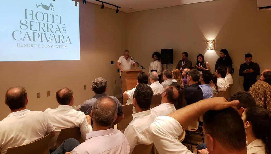 Auditório com autoridades do Piauí