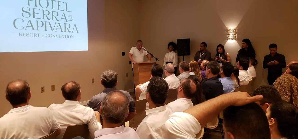 Auditório com autoridades do Piauí