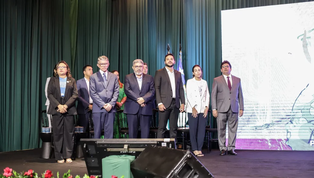 Autoridades no evento