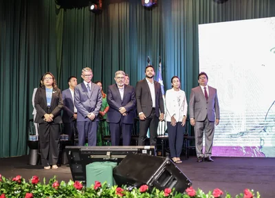 Autoridades no evento