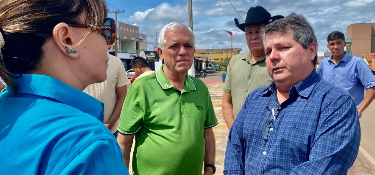 Avenida Petrônio Portela em Esperantina sofre com constantes inundações