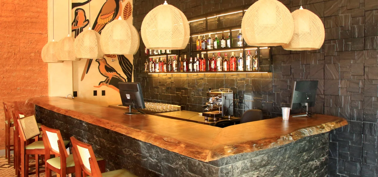 Bar no restaurante do Hotel Serra da Capivara