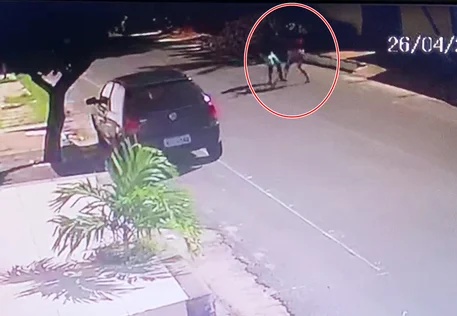PM trava luta com bandidos e tem arma roubada em Parnaíba; vídeo