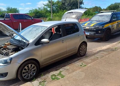 Carro havia sido furtado em Minas Gerais