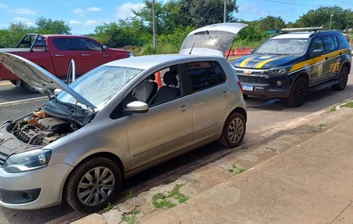 Carro havia sido furtado em Minas Gerais