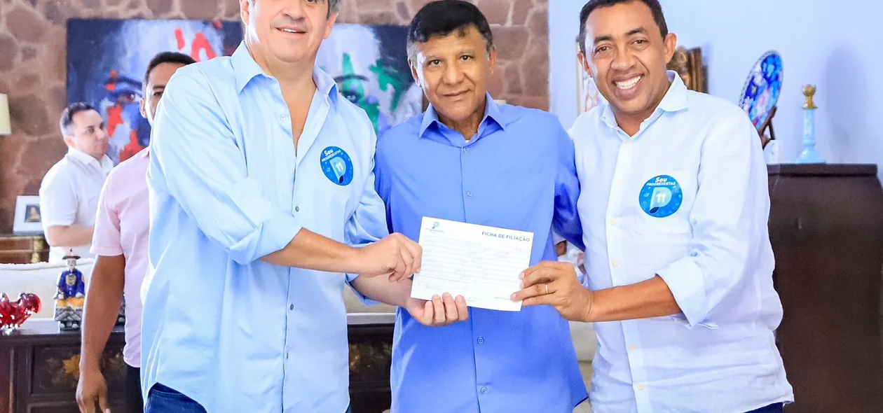 Ciro Nogueira ao lado de Pedro Alcântara e Joel Rodrigues