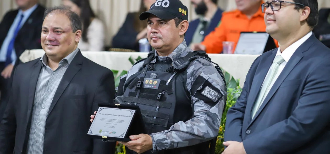 Coronel Jacks Galvão também recebeu a honraria