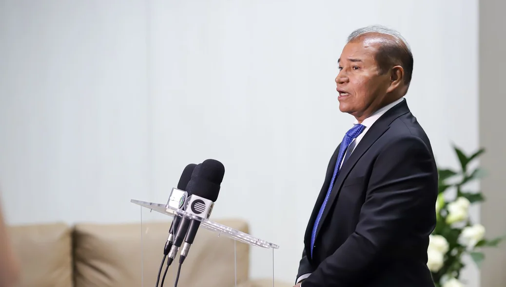 Desembargador Dioclécio Sousa em entrevista a imprensa