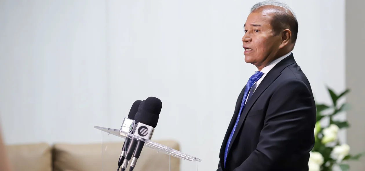 Desembargador Dioclécio Sousa em entrevista a imprensa