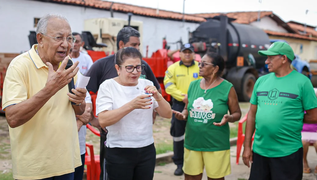 Dr. Pessoa durante sua fala